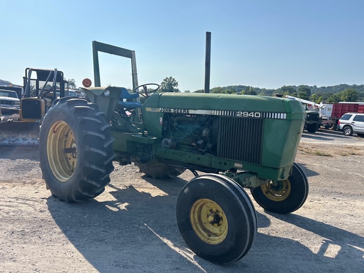 john-deere-2940-image-4