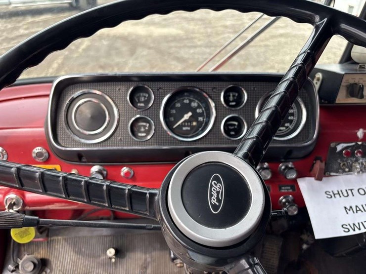 1985-ford-c700-image-27