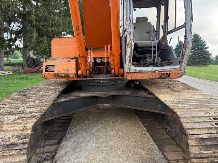 2000-hitachi-ex200-lc-image-31