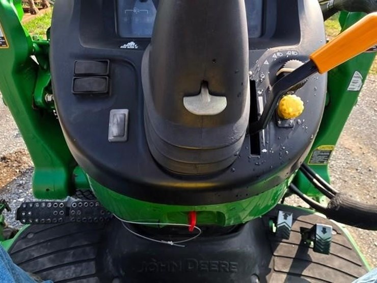 2013-john-deere-3520-image-58