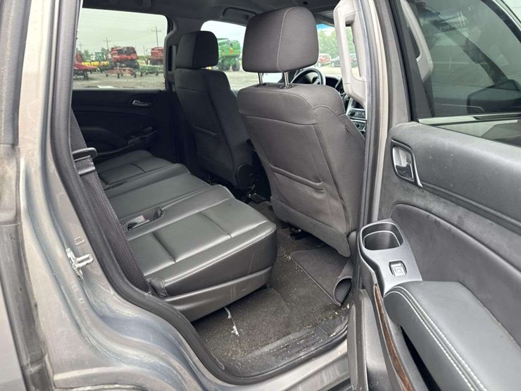 2017-chevrolet-tahoe-image-12