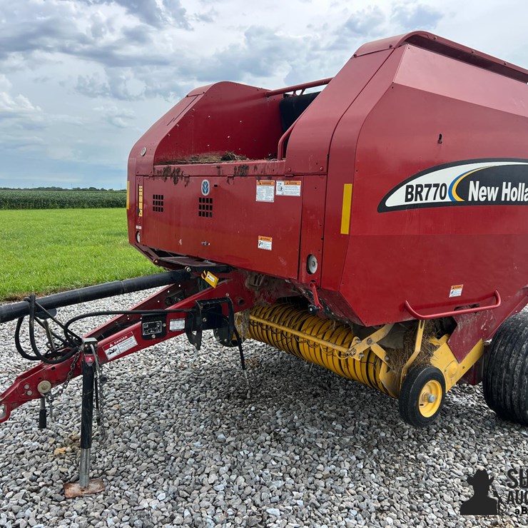 NEW HOLLAND BR770
