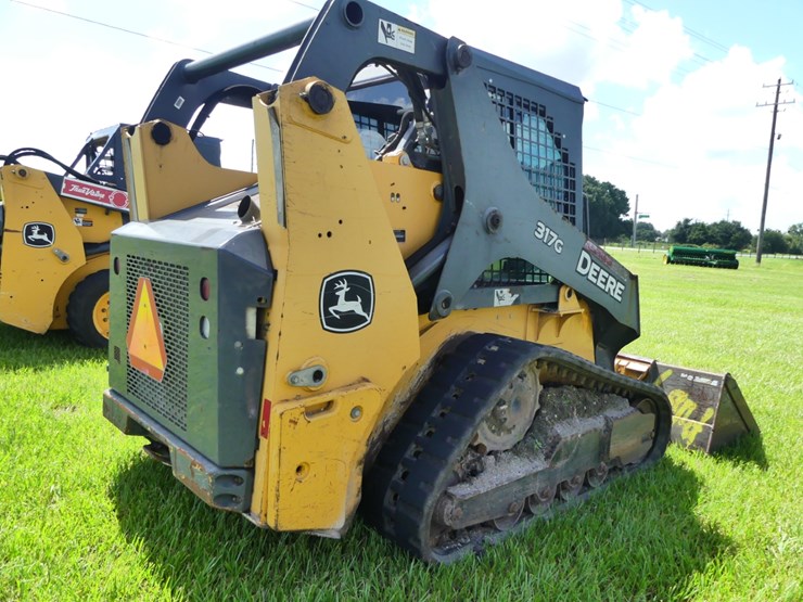 deere-317g-image-3