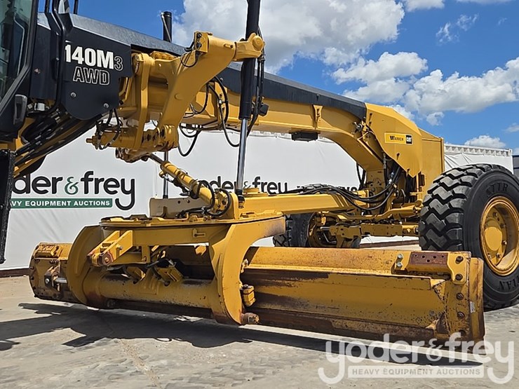 2016-caterpillar-140m3-awd-image-27