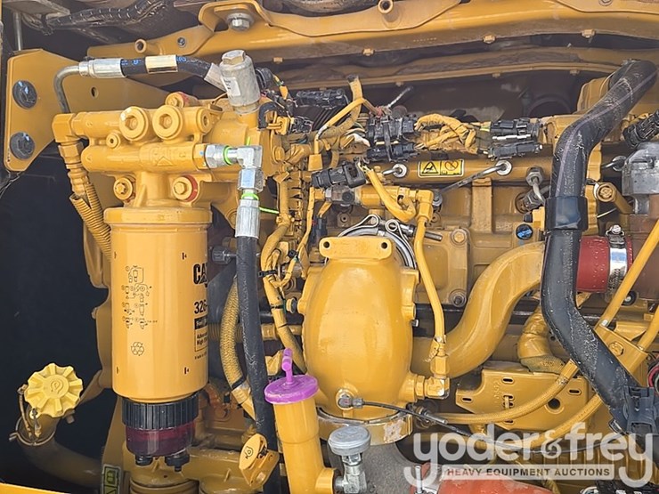 2016-caterpillar-140m3-awd-image-53