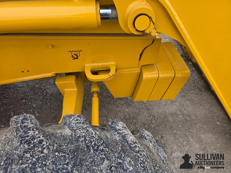 2005-deere-410g-image-17