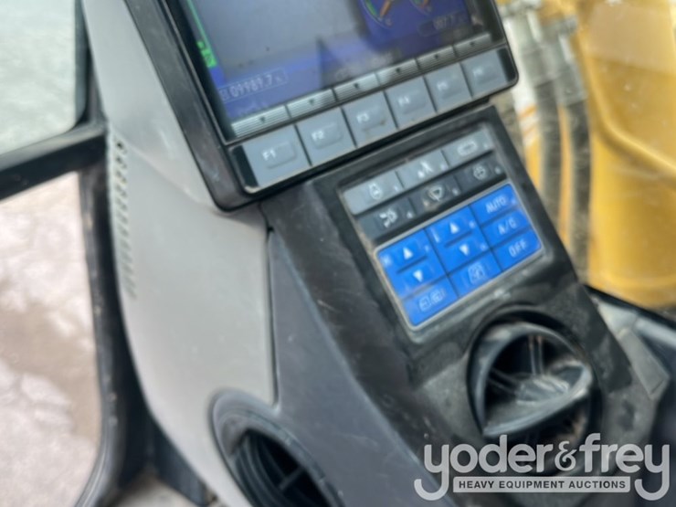 2018-komatsu-pc490-lc-11-image-40