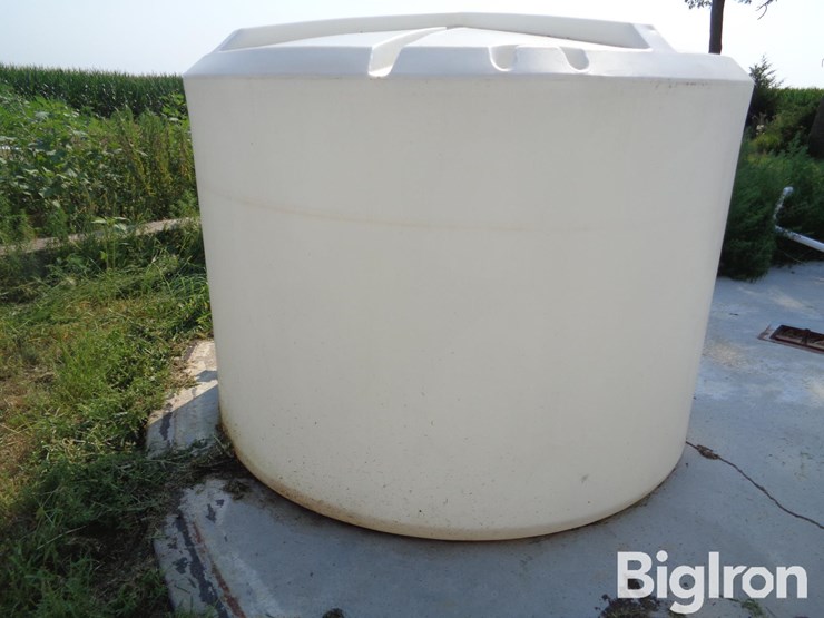 ace-roto-mold-1,500-gal-poly-tank-image-9