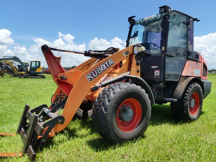kubota-r530-image-1