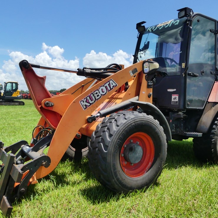 KUBOTA R530