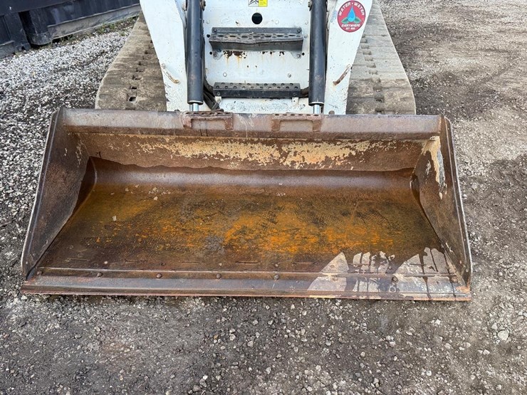 2008-bobcat-t300-image-9