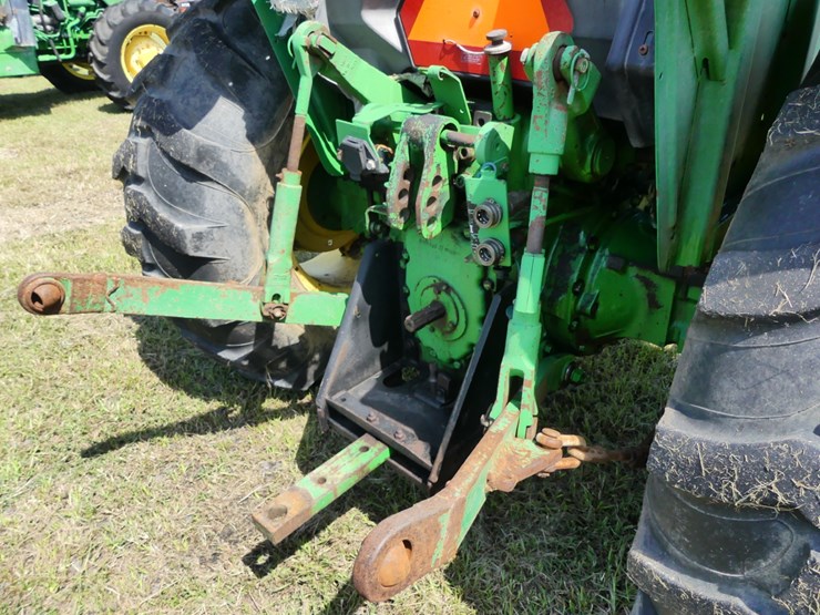 2011-john-deere-5065e-image-9