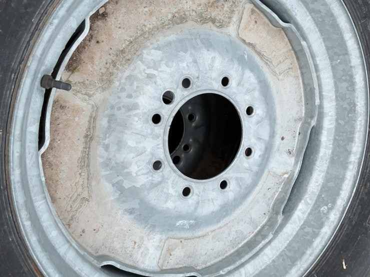 recapped-11r24.5-pivot-tires-&-rims-image-10