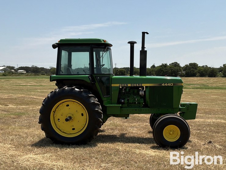 1981-john-deere-4440-image-4