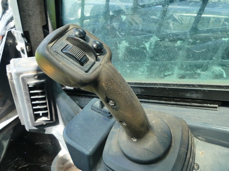 2023-deere-325g-image-14