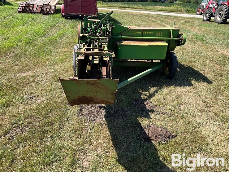 john-deere-24t-image-6