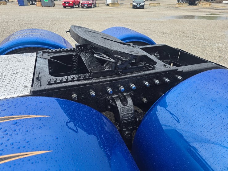 2000-peterbilt-379-image-99