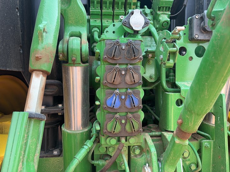 2020-john-deere-6155r-image-31