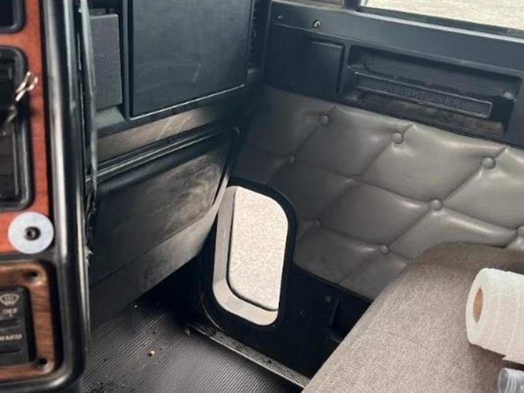 1999-freightliner-fld120-image-20