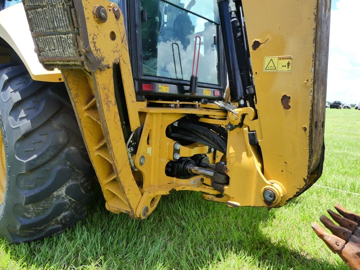 2016-caterpillar-420f2-it-image-10