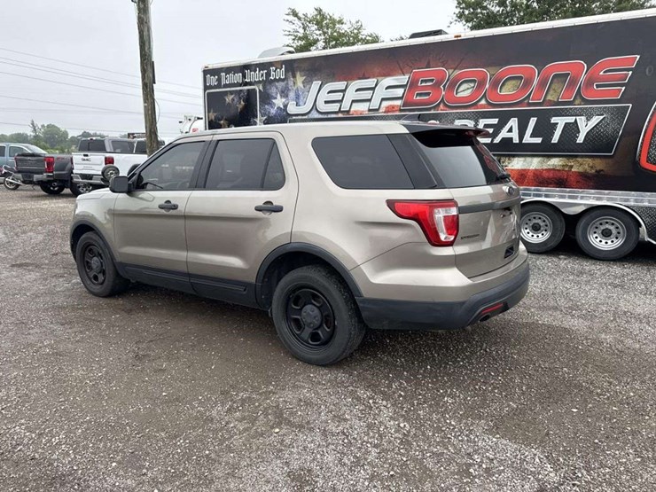 2017-ford-explorer-police-interceptor-image-2