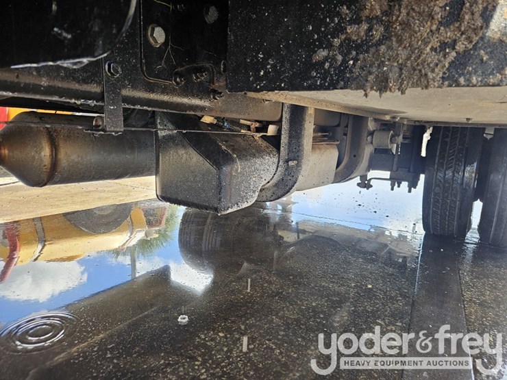 2021-chevrolet-silverado-5500hd-image-13