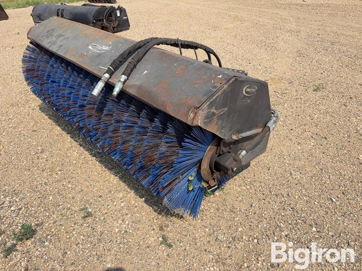 quick-attach-7’-sweeper-broom-attachment-image-9