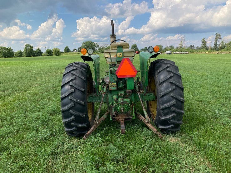 john-deere-3020-image-3