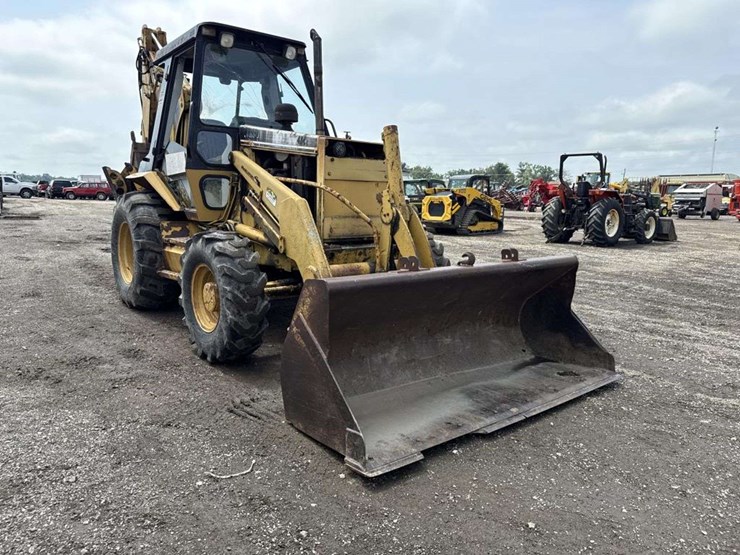 caterpillar-416b-image-4