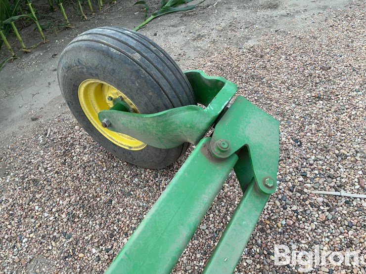 john-deere-lift-assist-brackets-&-wheels-image-13