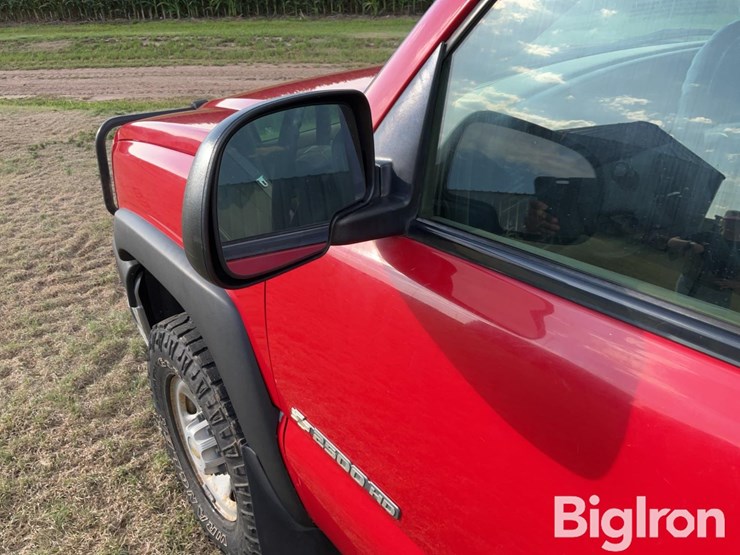2003-chevrolet-2500hd-image-16