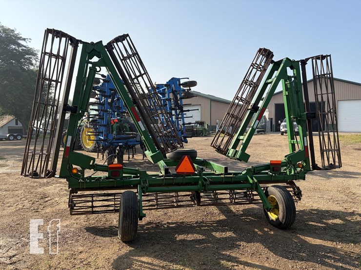 john-deere-200-image-2