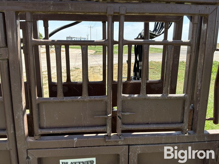 blattner-hydraulic-livestock-squeeze-chute-image-19
