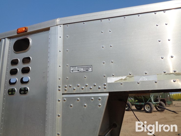 2002-wilson-livestock-trailer-image-19