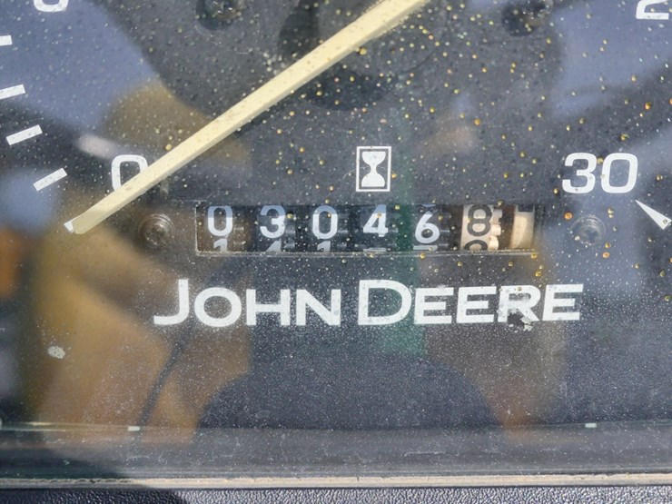 2011-john-deere-5065e-image-15