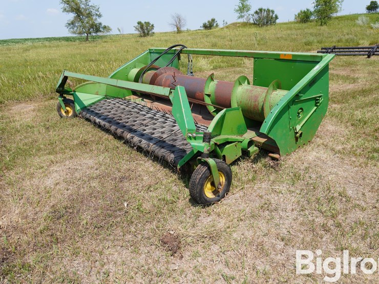 john-deere-212-image-1