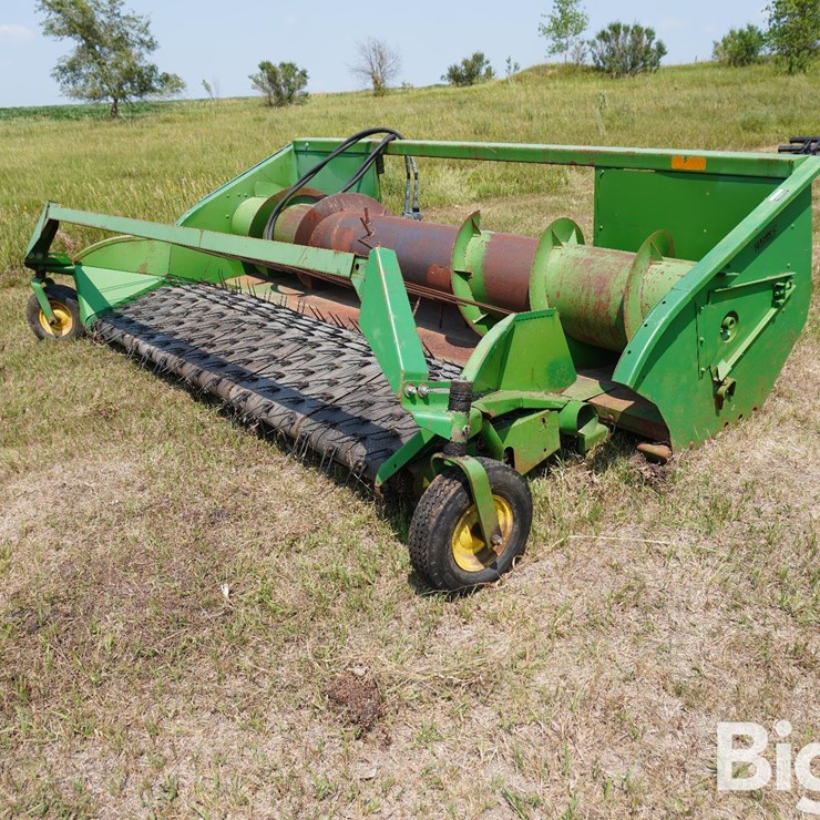 JOHN DEERE 212