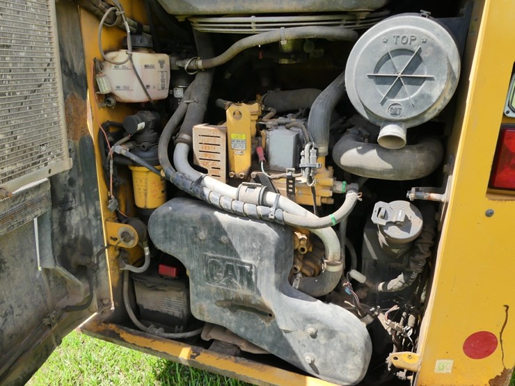 caterpillar-236d-image-9