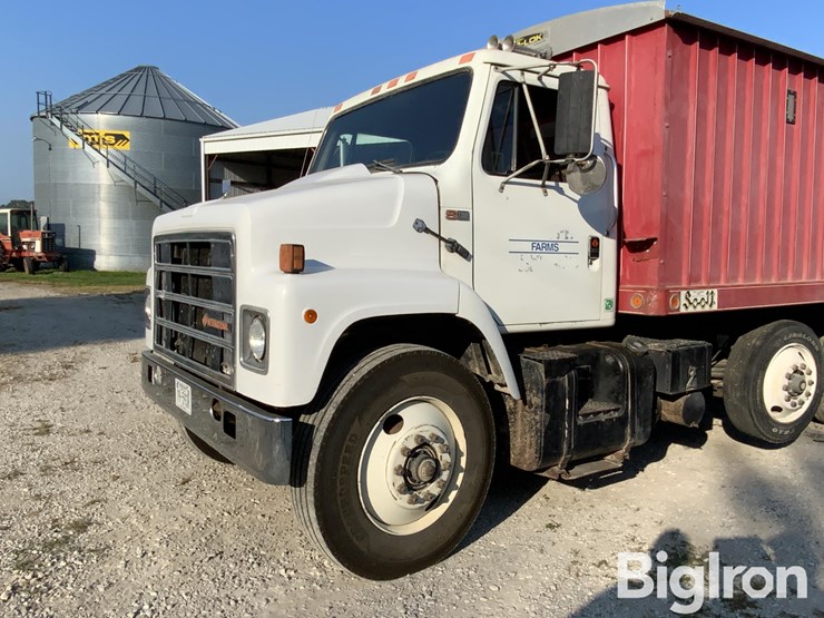 1987-international-s2300-image-13