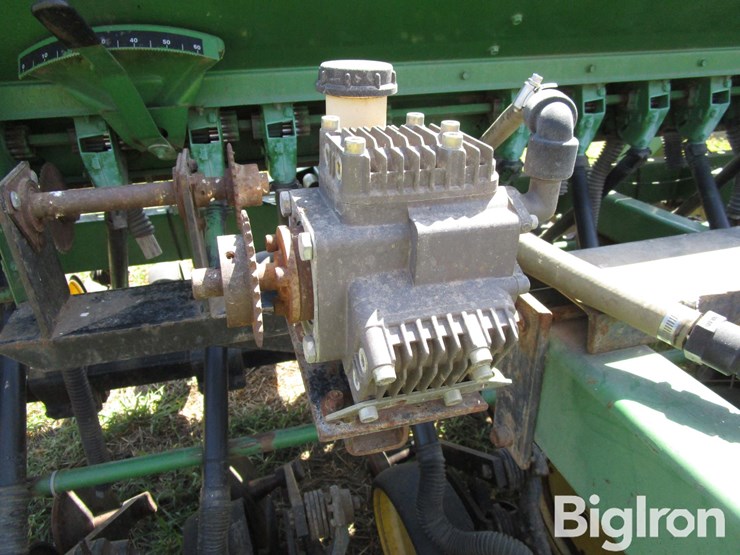 john-deere-750-image-16