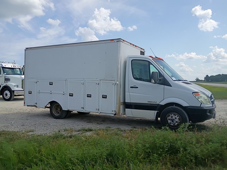 2008-dodge-sprinter-3500-image-12