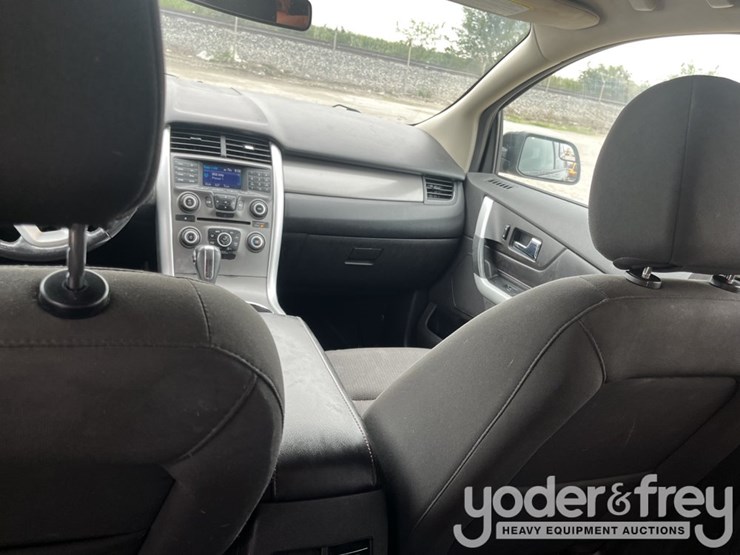 2013-ford-edge-image-25