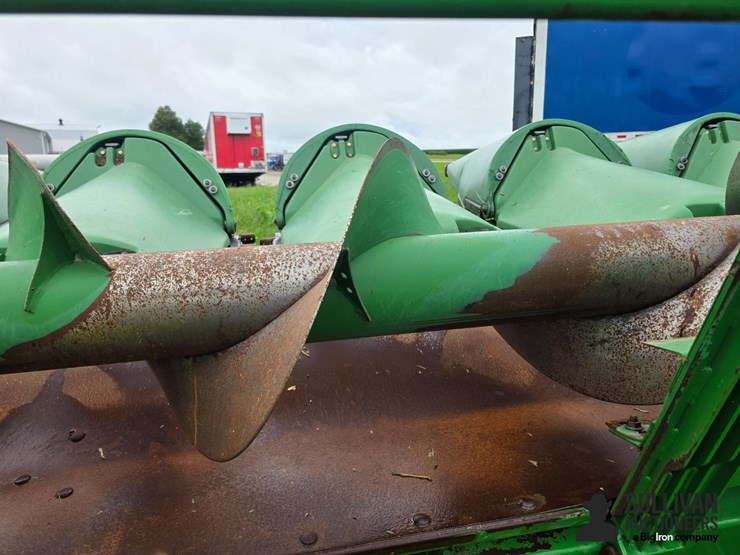 2012-john-deere-608c-image-19