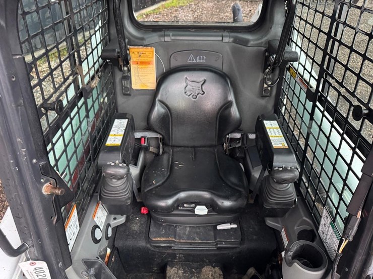 2017-bobcat-s550-image-16