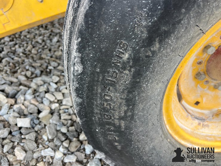 new-holland-br770-image-10