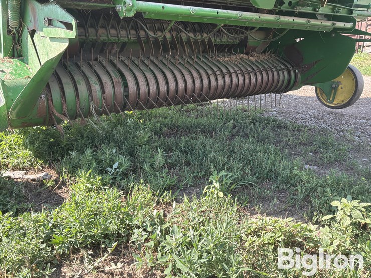 2001-john-deere-567-image-13