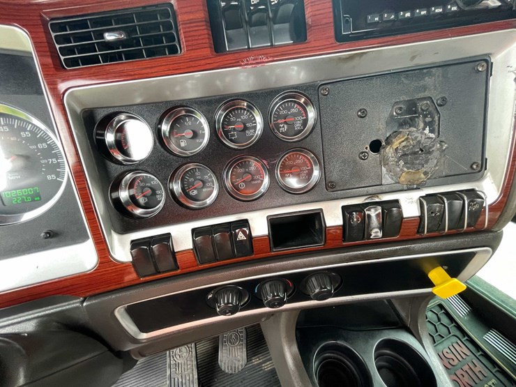 2006-kenworth-t800-image-76