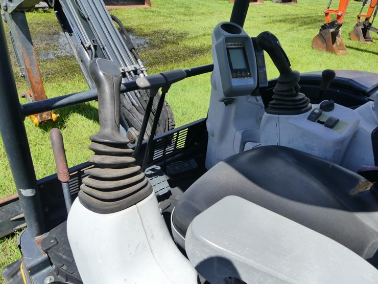 deere-30g-image-13