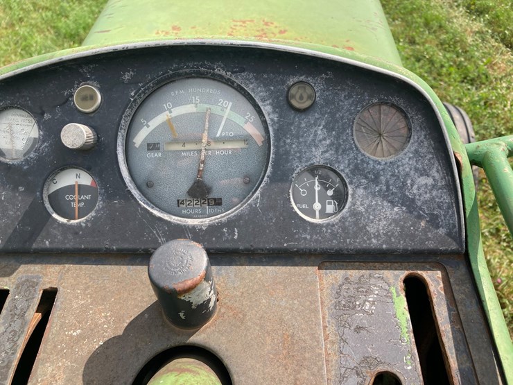 john-deere-3020-image-24