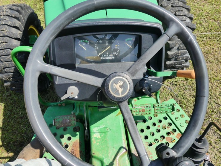 2011-john-deere-5065e-image-13